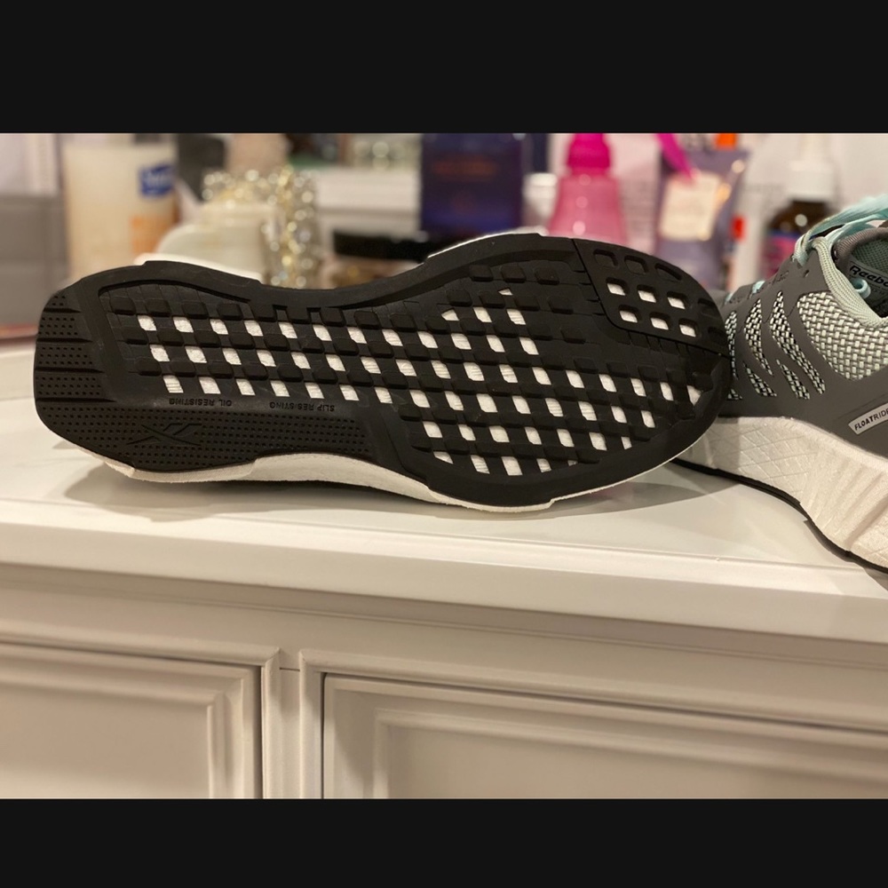 Womens Reebok 7.5 - Picture 3 of 3